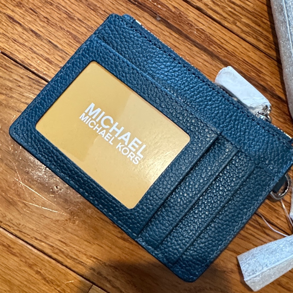 Michael Kors Luxe Teal Pebbled Leather Zip Wristlet Card Holder with Gold Logo - Picture 4 of 5
